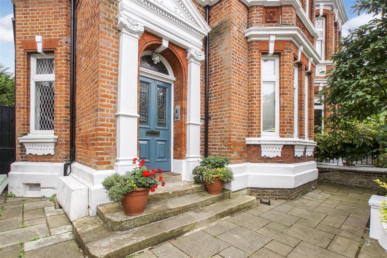 2 bed flat for sale in Anson Road 17