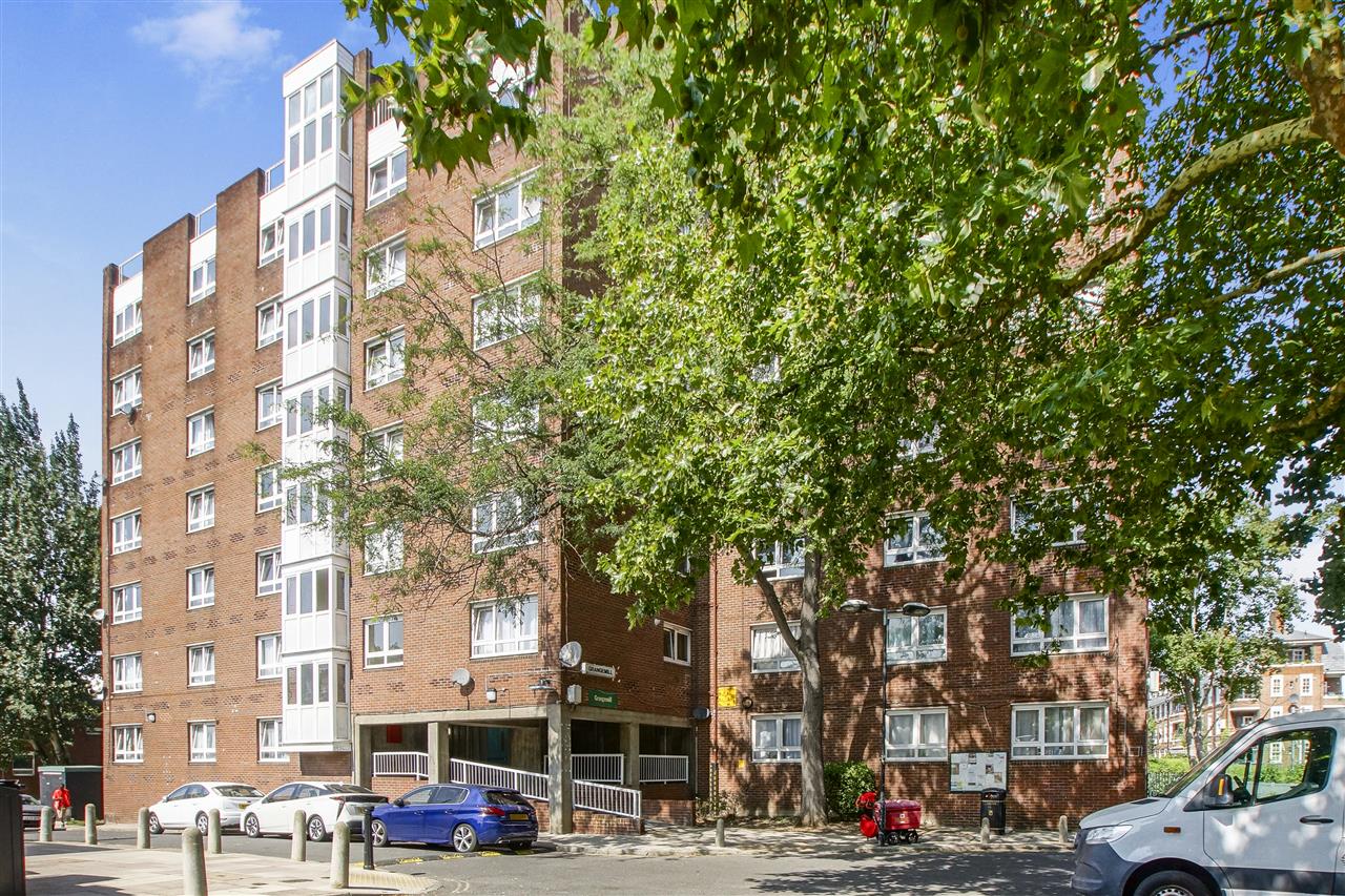 2 bed flat for sale  - Property Image 3
