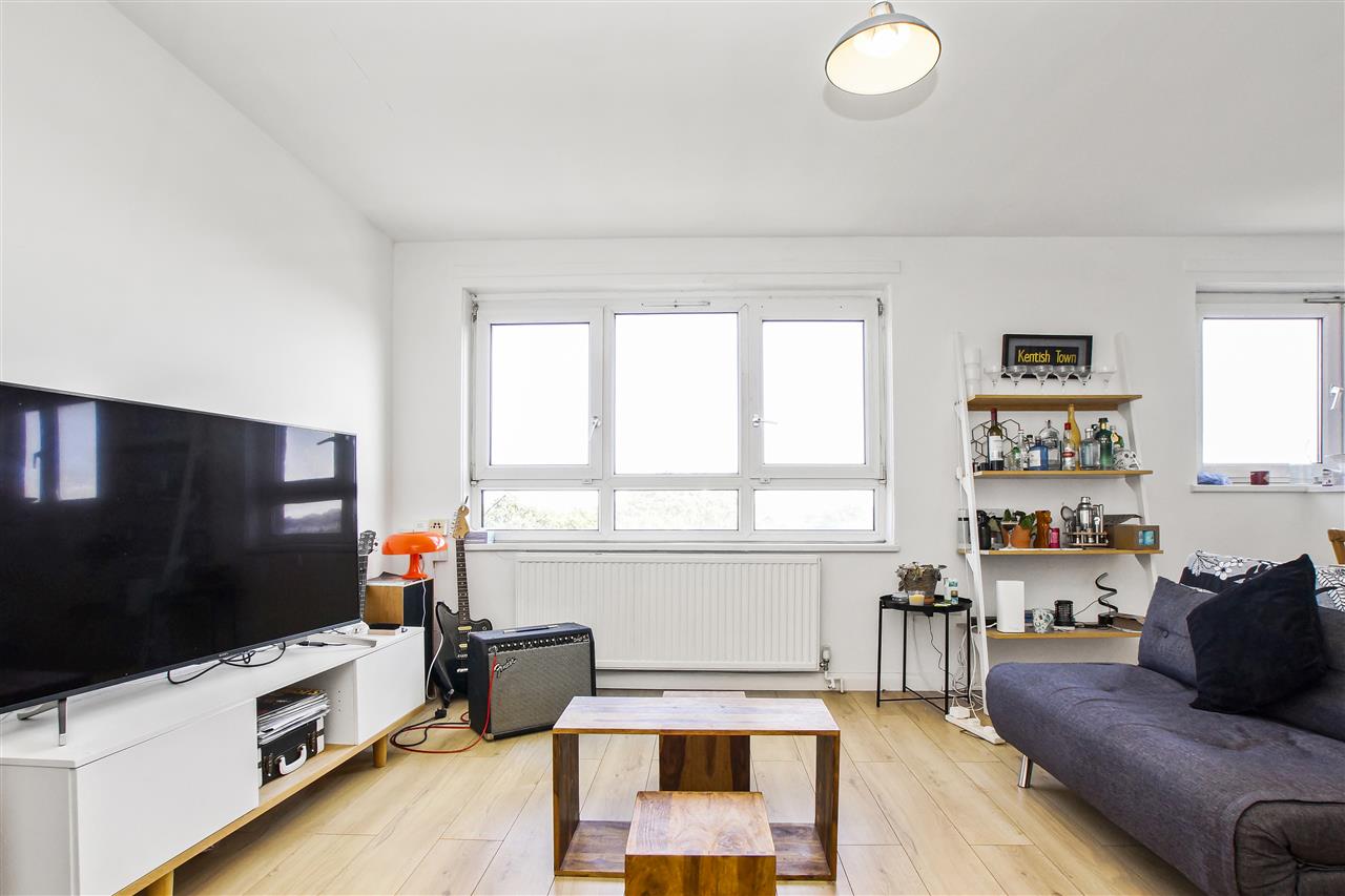 2 bed flat for sale  - Property Image 8