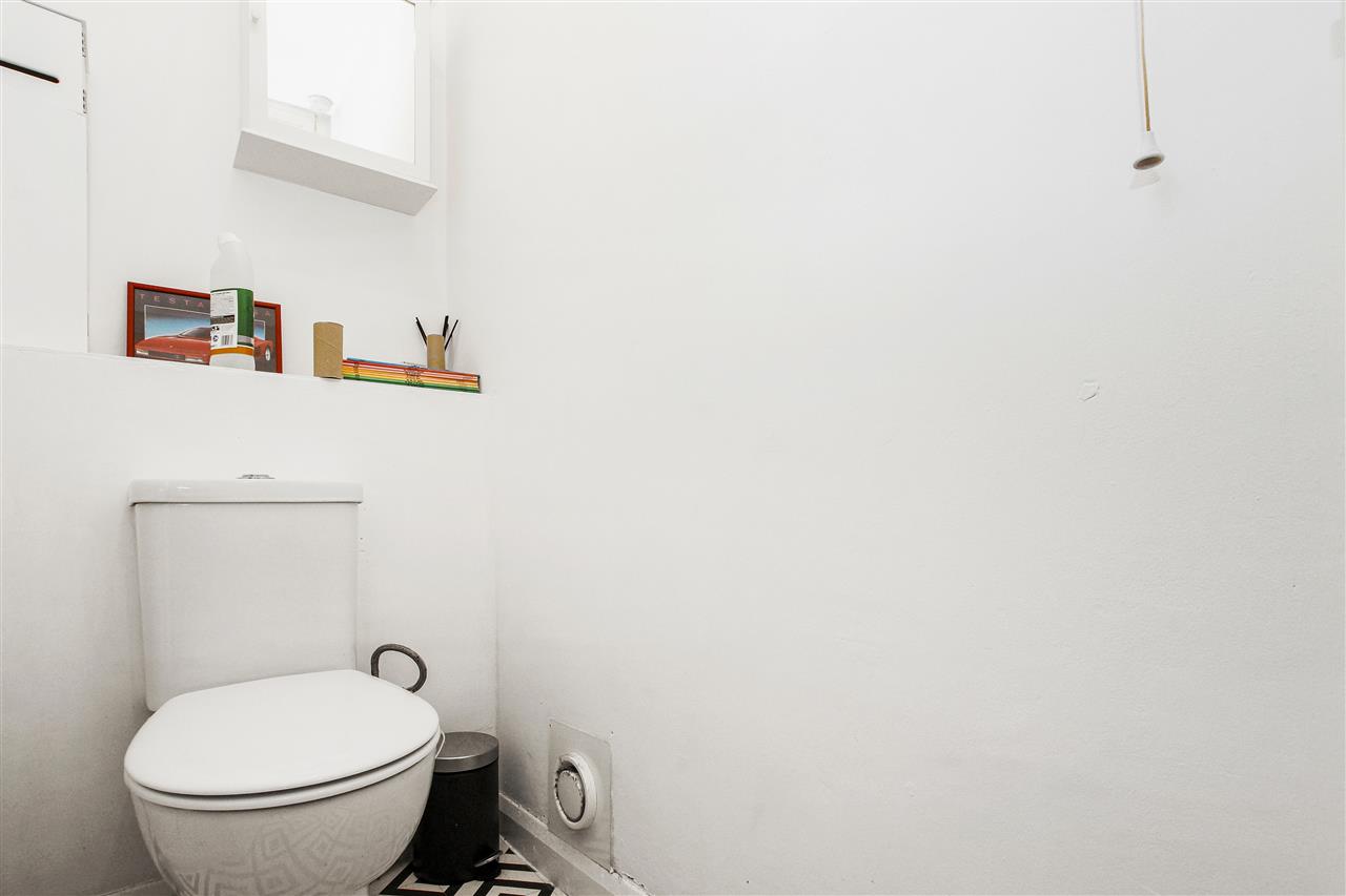 2 bed flat for sale 11