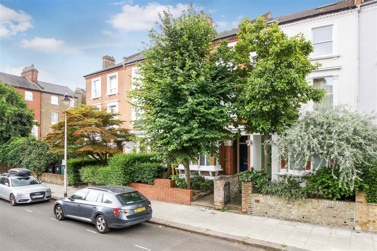 2 bed flat for sale in Raveley Street 17
