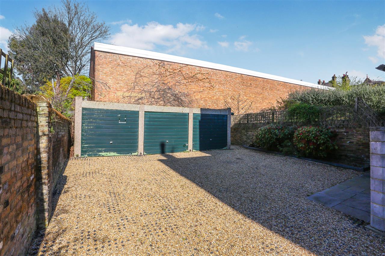 2 bed flat for sale in Mercers Road  - Property Image 2