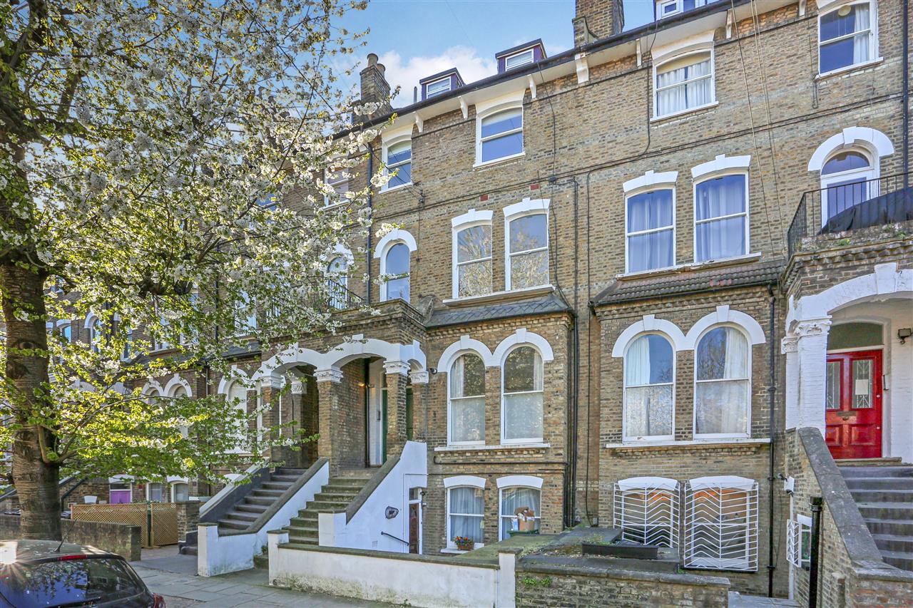 2 bed flat for sale in Ospringe Road  - Property Image 1