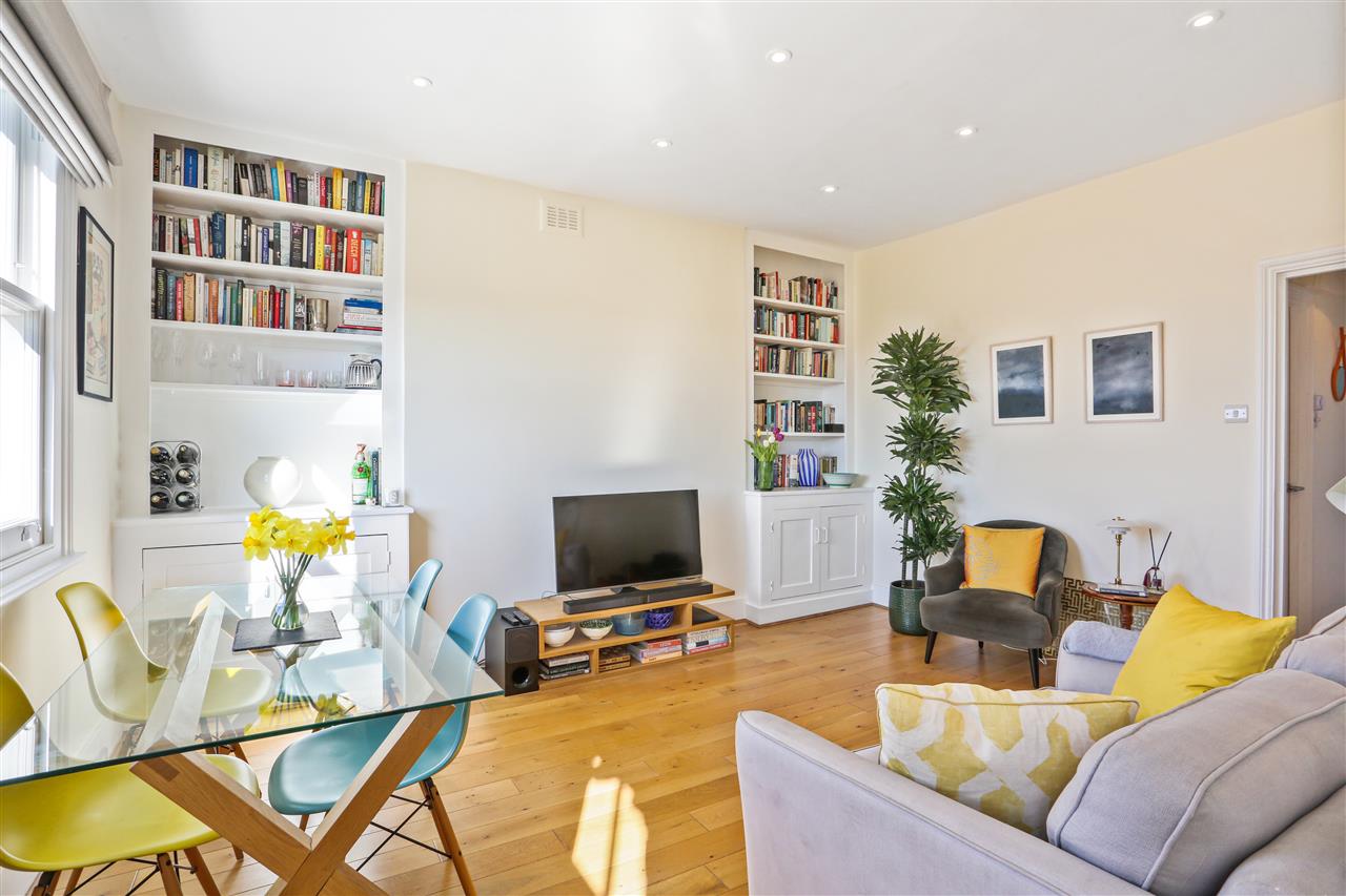 2 bed flat for sale in Ospringe Road  - Property Image 2