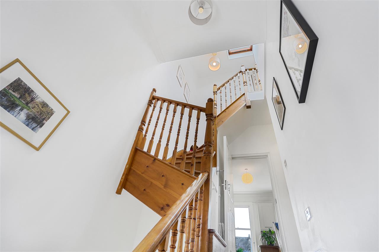 2 bed flat for sale in Huddleston Road  - Property Image 6