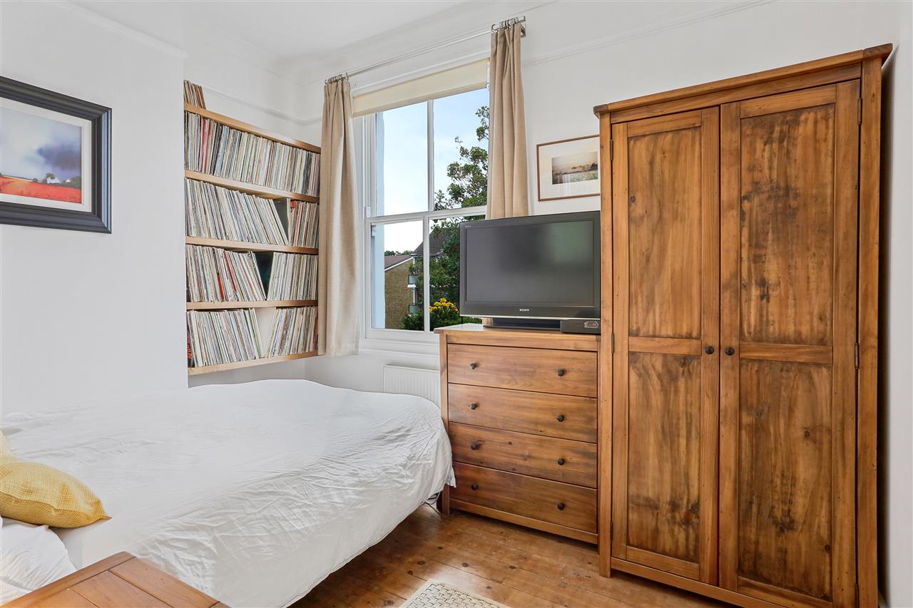 2 bed flat for sale in Huddleston Road  - Property Image 11