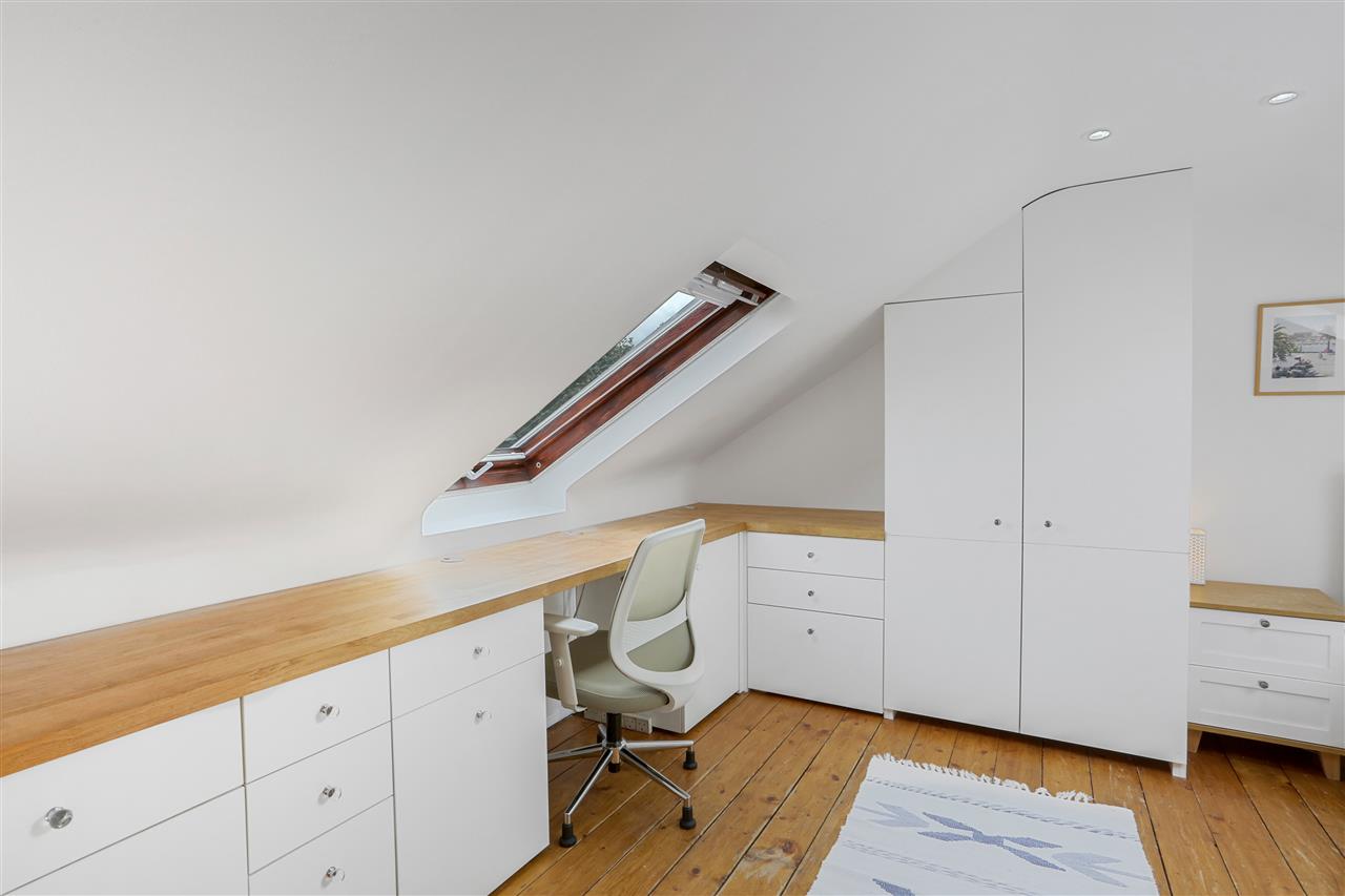 2 bed flat for sale in Huddleston Road  - Property Image 12