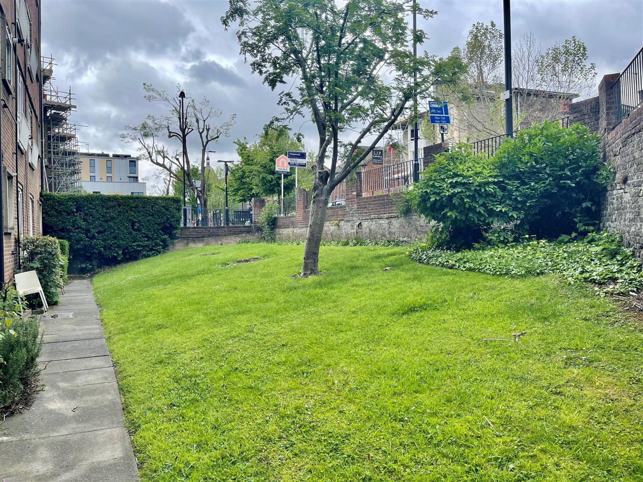 1 bed flat for sale in Junction Road 4
