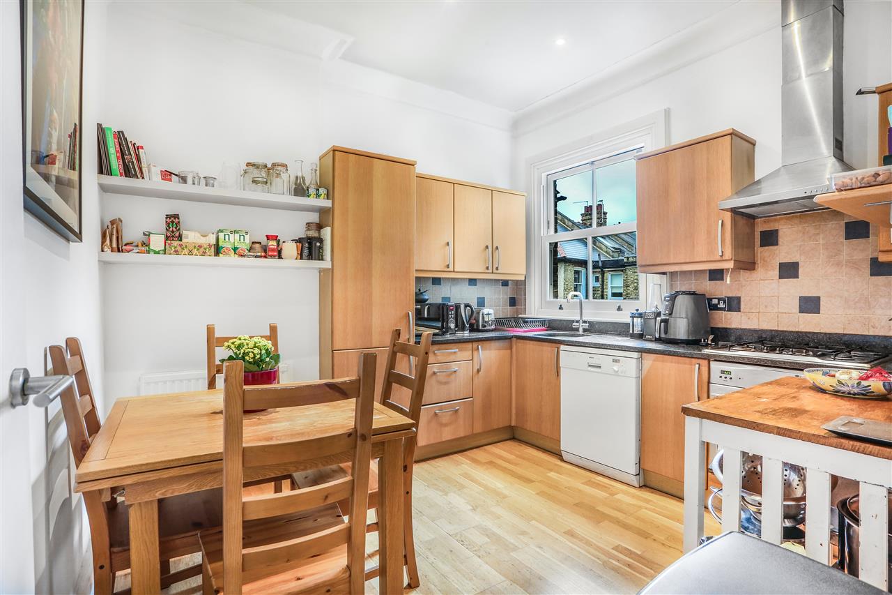 2 bed flat for sale in Carleton Gardens 2