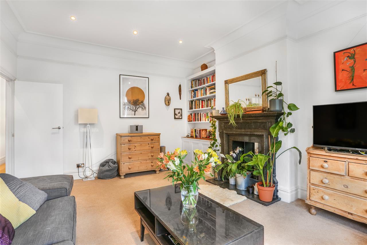 2 bed flat for sale in Carleton Gardens 3