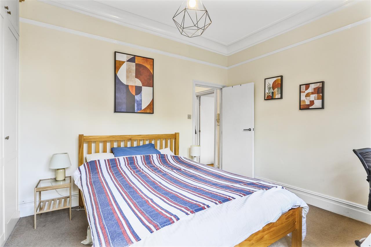 2 bed flat for sale in Carleton Gardens 7