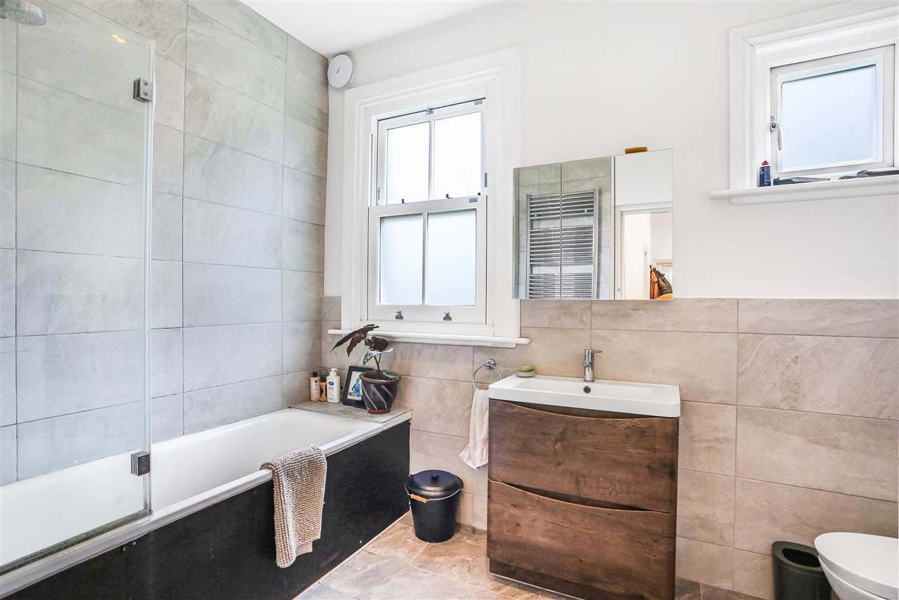 2 bed flat for sale in Carleton Gardens  - Property Image 13