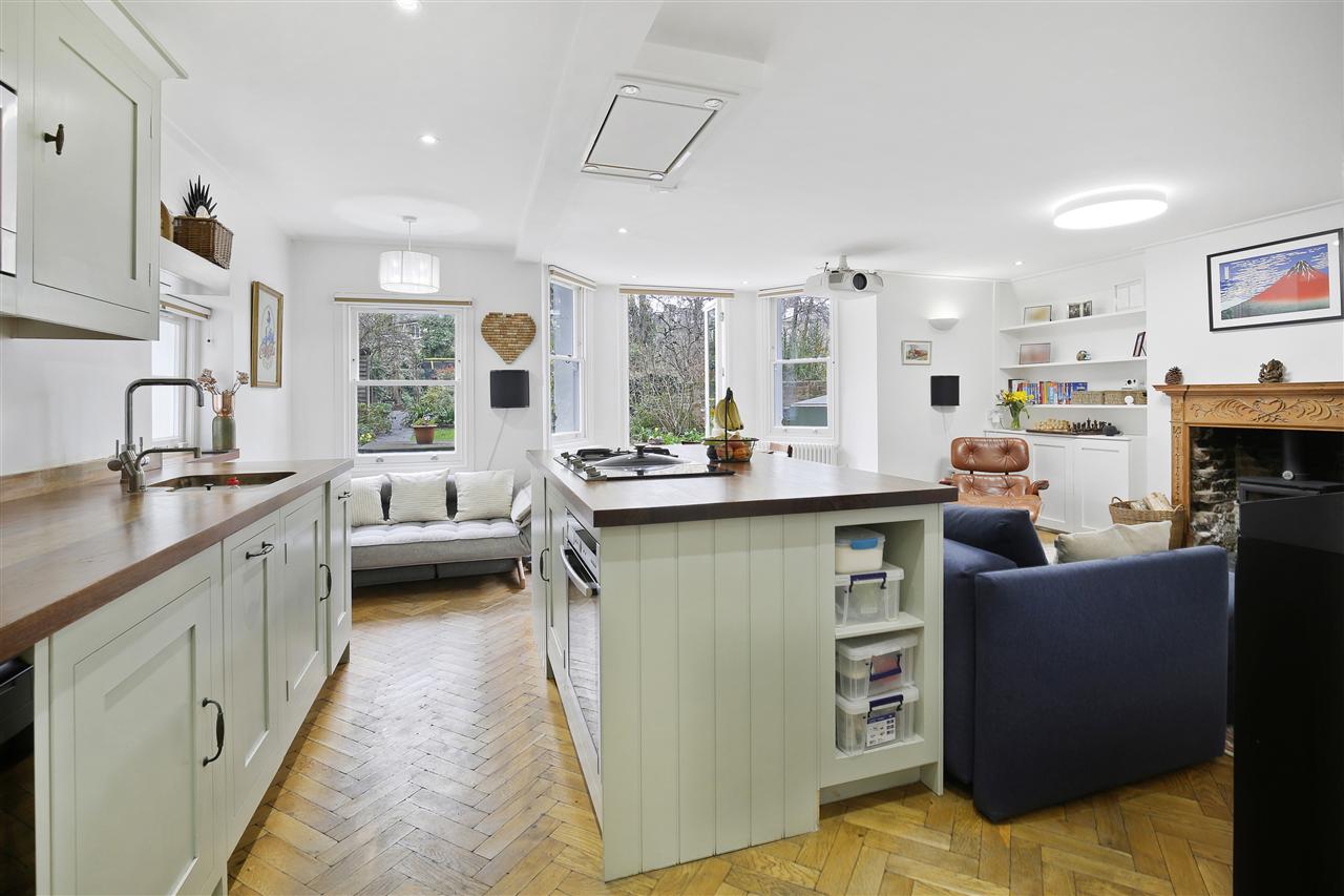 2 bed flat for sale in Carleton Road  - Property Image 3