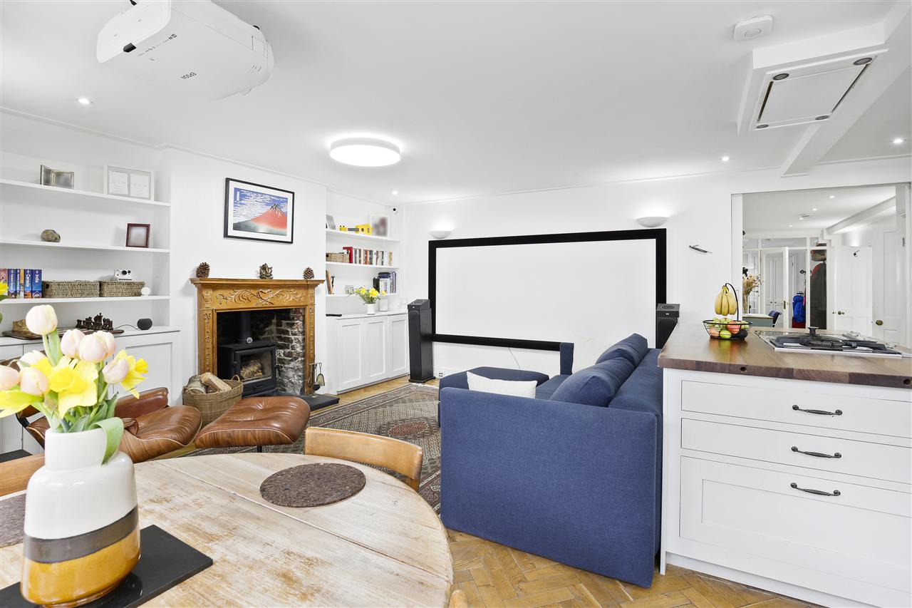 2 bed flat for sale in Carleton Road  - Property Image 4