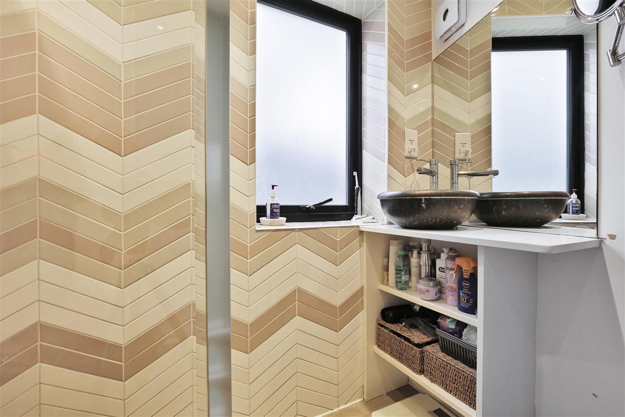 2 bed flat for sale in Carleton Road 14