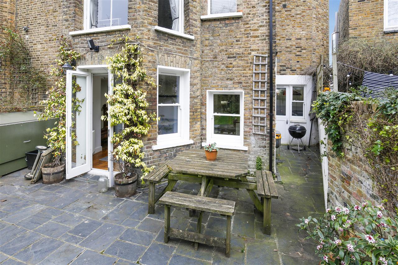 2 bed flat for sale in Carleton Road  - Property Image 20