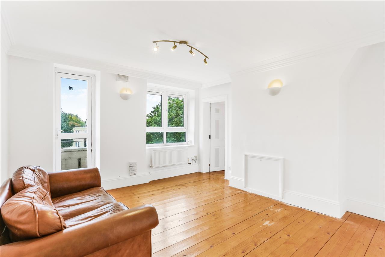 CHAIN FREE! A well presented and spacious (approximately 710 Sq Ft/ 66 Sq M) third floor ex-local authority flat forming part of a purpose built block situated within close proximity to local shops, bars and restaurants on both Brecknock Road and Fortess Road together with the multiple shopping ...