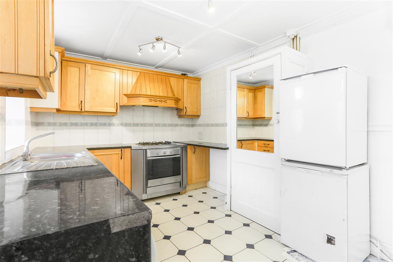 2 bed flat for sale in Dalmeny Avenue  - Property Image 3