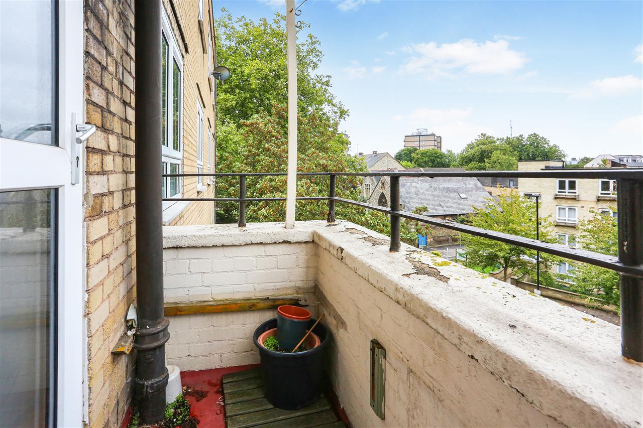 2 bed flat for sale in Dalmeny Avenue  - Property Image 14