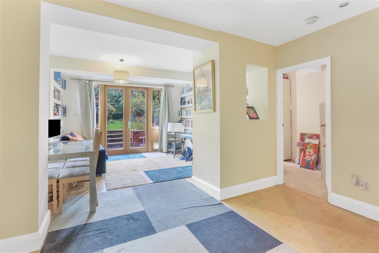2 bed flat for sale in Tufnell Park Road  - Property Image 5