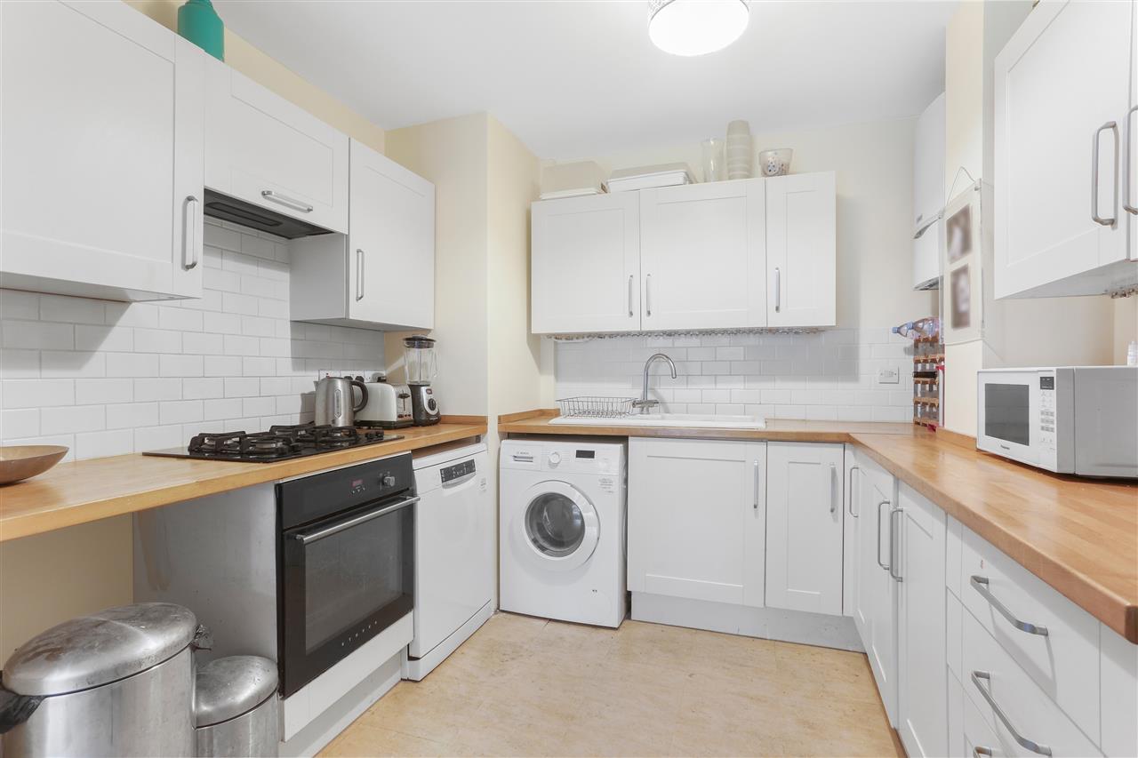 2 bed flat for sale in Tufnell Park Road  - Property Image 7
