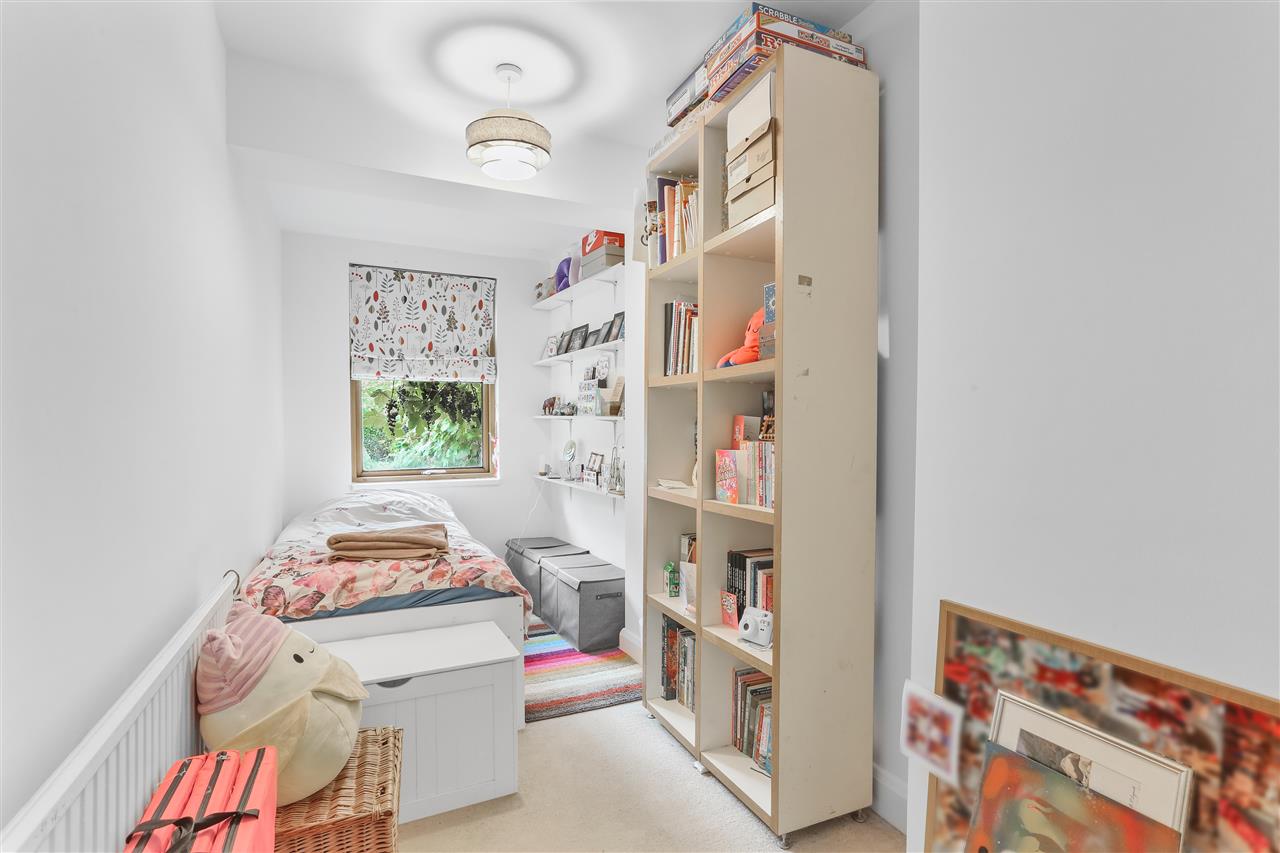 2 bed flat for sale in Tufnell Park Road  - Property Image 11