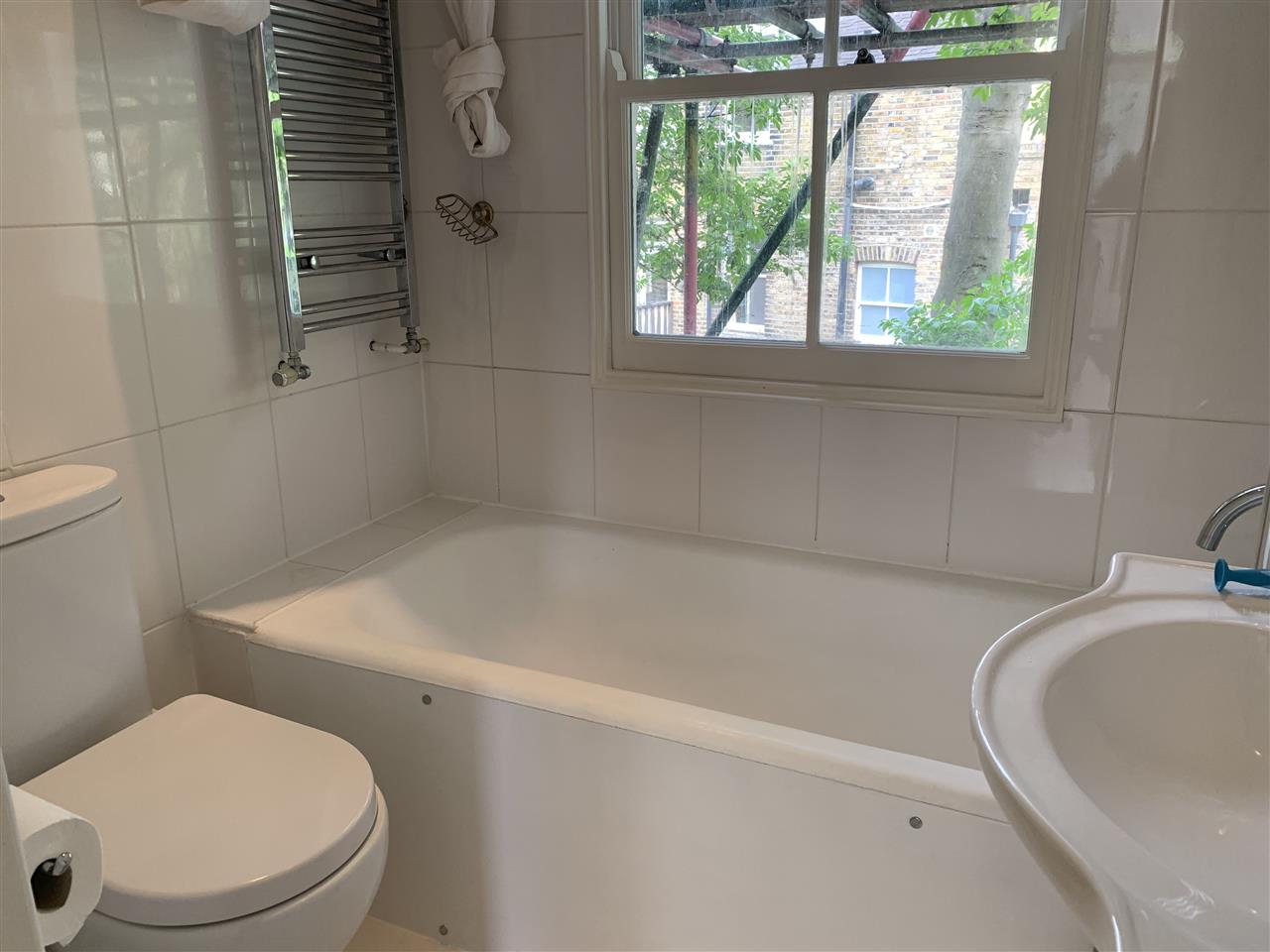 2 bed flat to rent in Celia Road  - Property Image 11