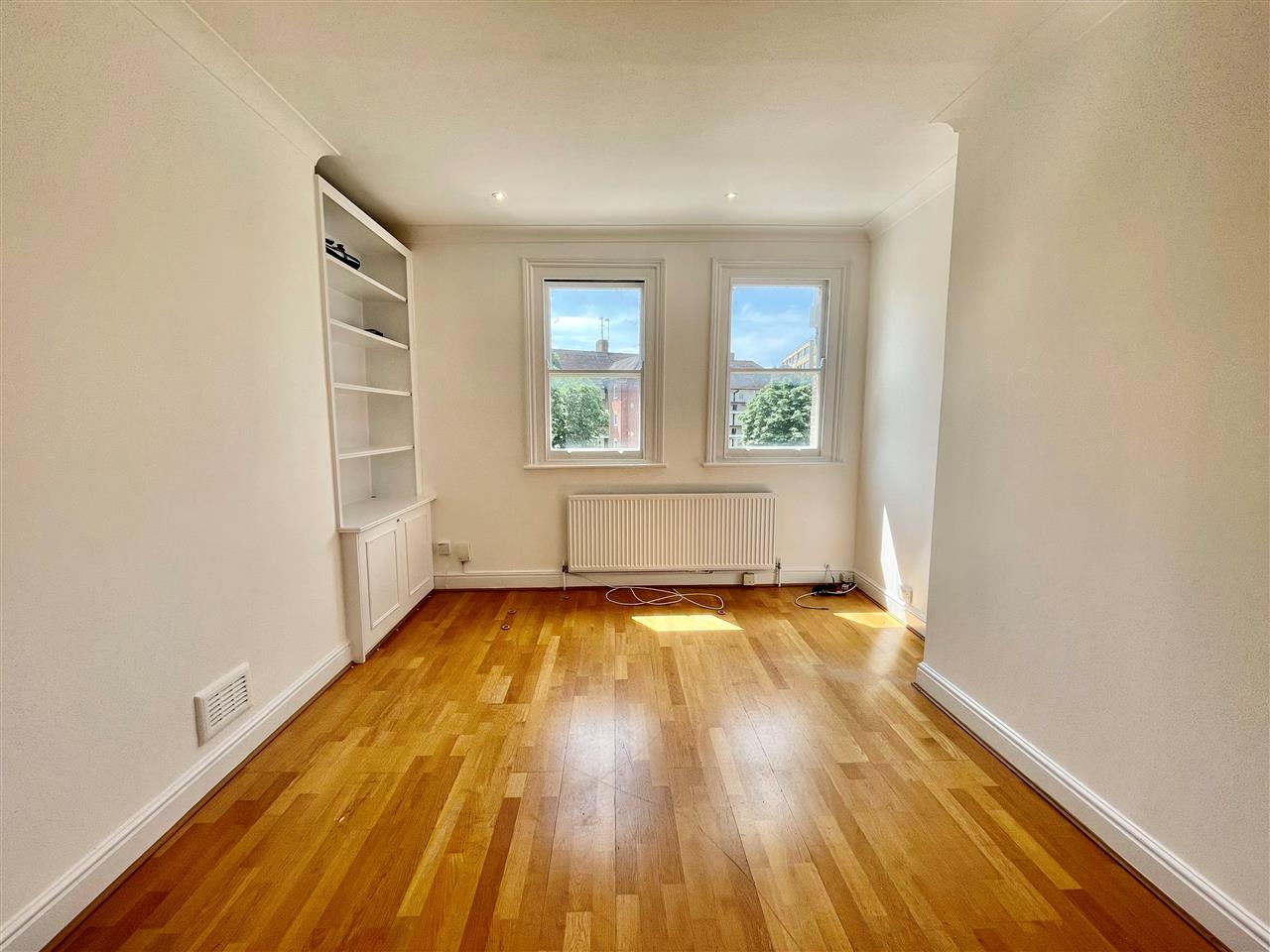 2 bed flat for sale in Tufnell Park Road  - Property Image 8