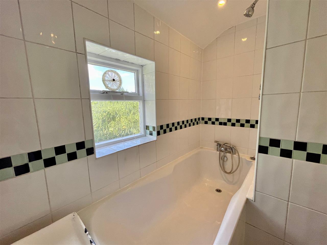 2 bed flat for sale in Tufnell Park Road  - Property Image 11