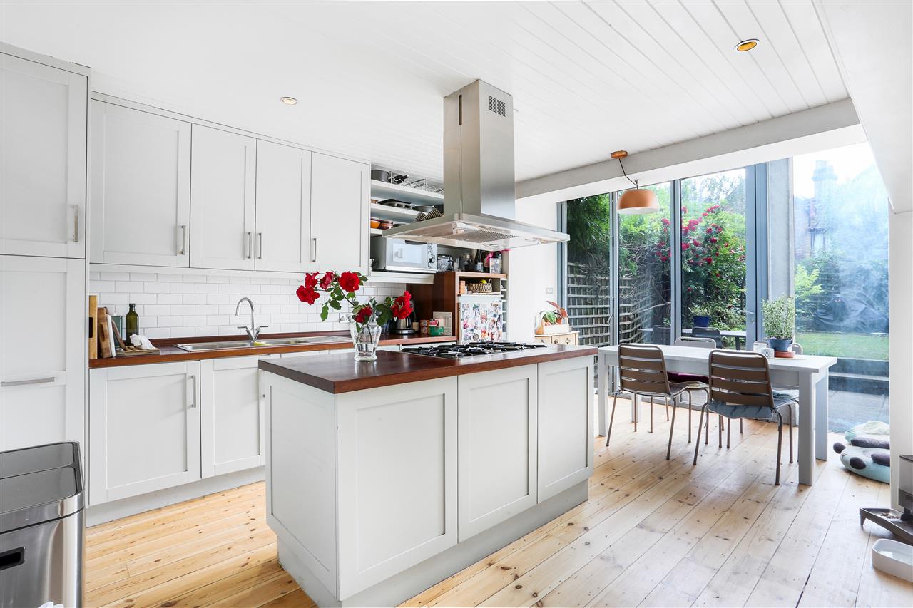 5 bed terraced house to rent 1