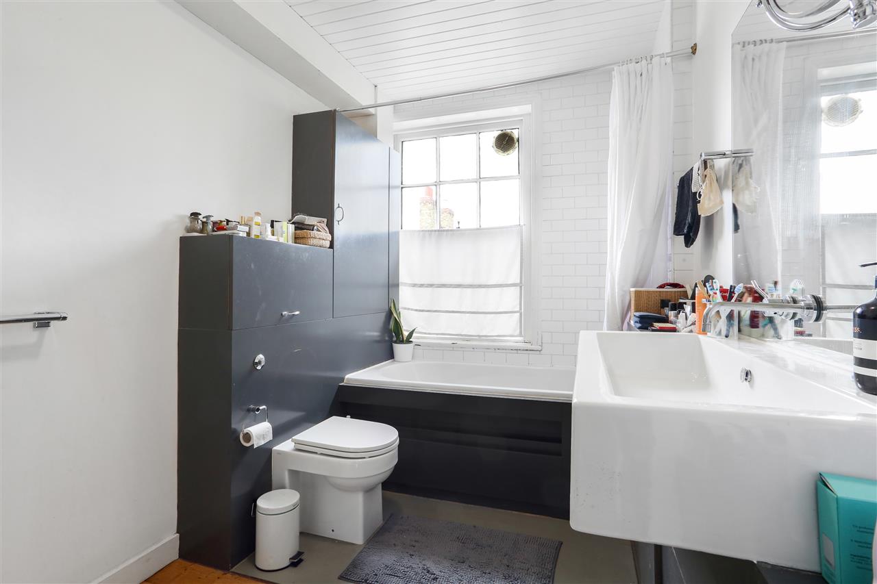 5 bed terraced house to rent  - Property Image 18