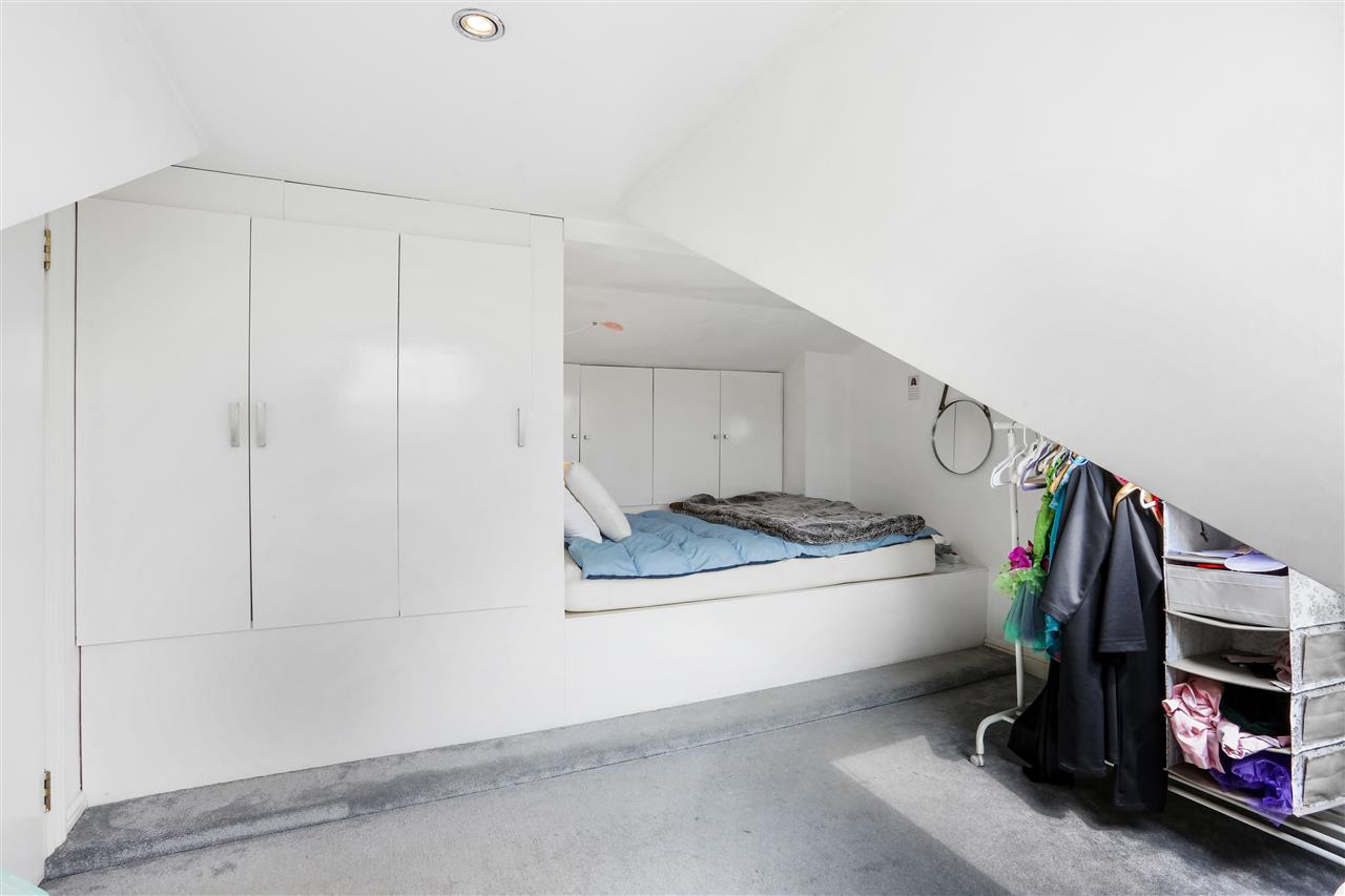 5 bed terraced house to rent 18