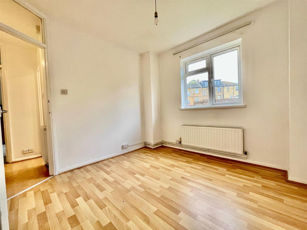 2 bed flat to rent in Junction Road  - Property Image 7