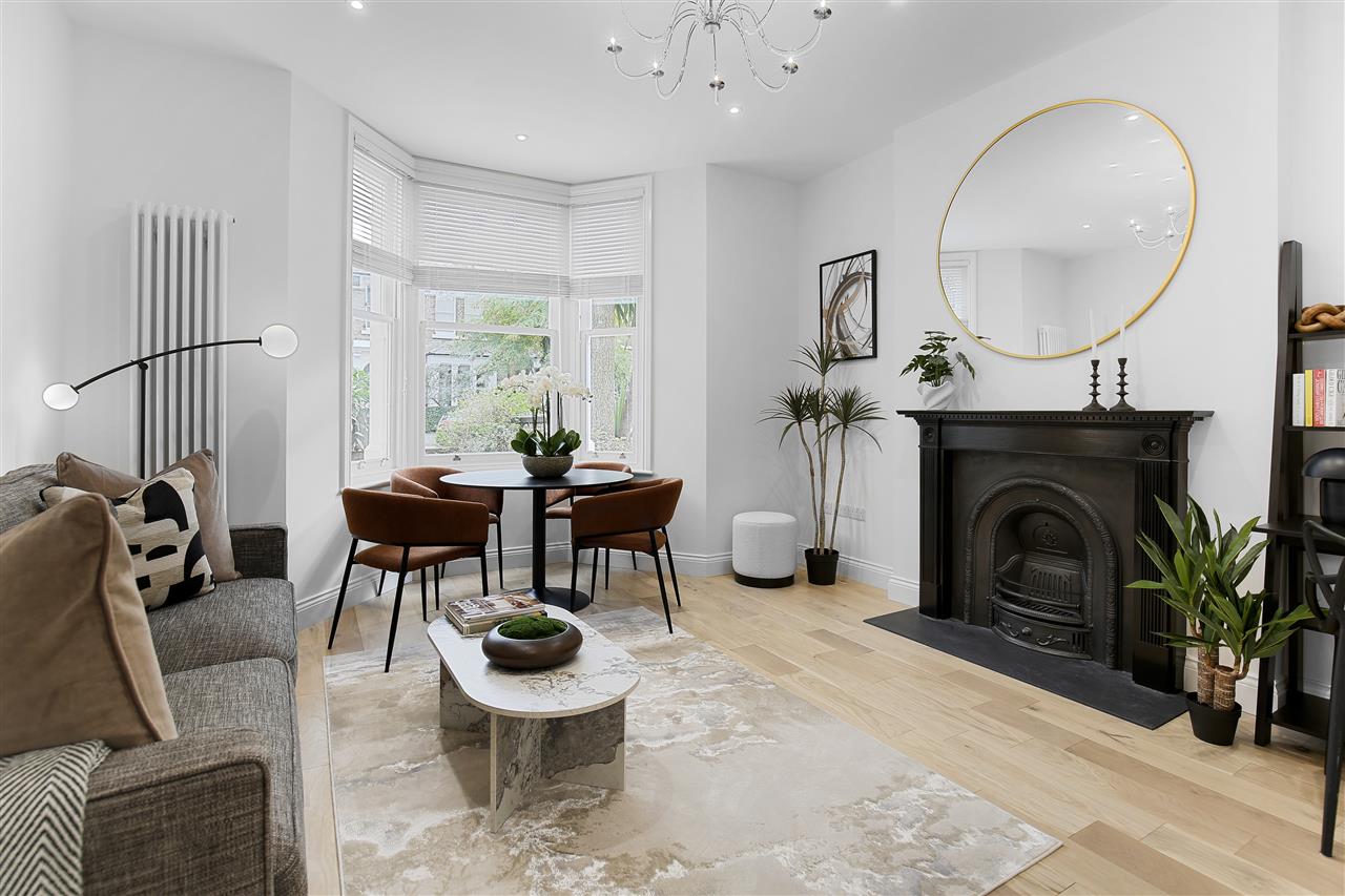 CHAIN FREE! A truly stunning and very spacious (approximately 860 Sq Ft / 80 Sq M including garage) split level ground floor patio garden apartment forming part of an attractive semi detached Victorian property. The apartment has been refurbished to an extremely high standard to include new ...