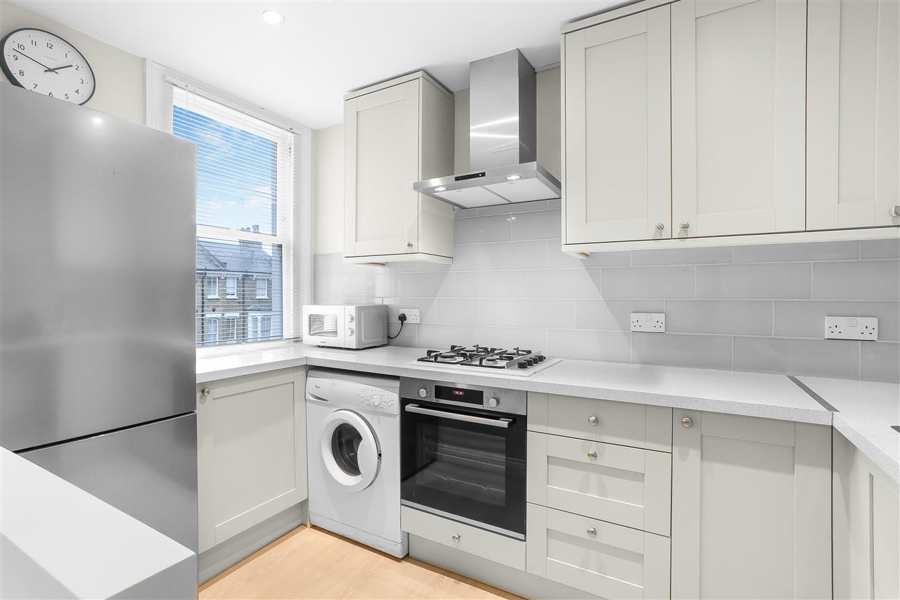 2 bed flat for sale in Tufnell Park Road 4