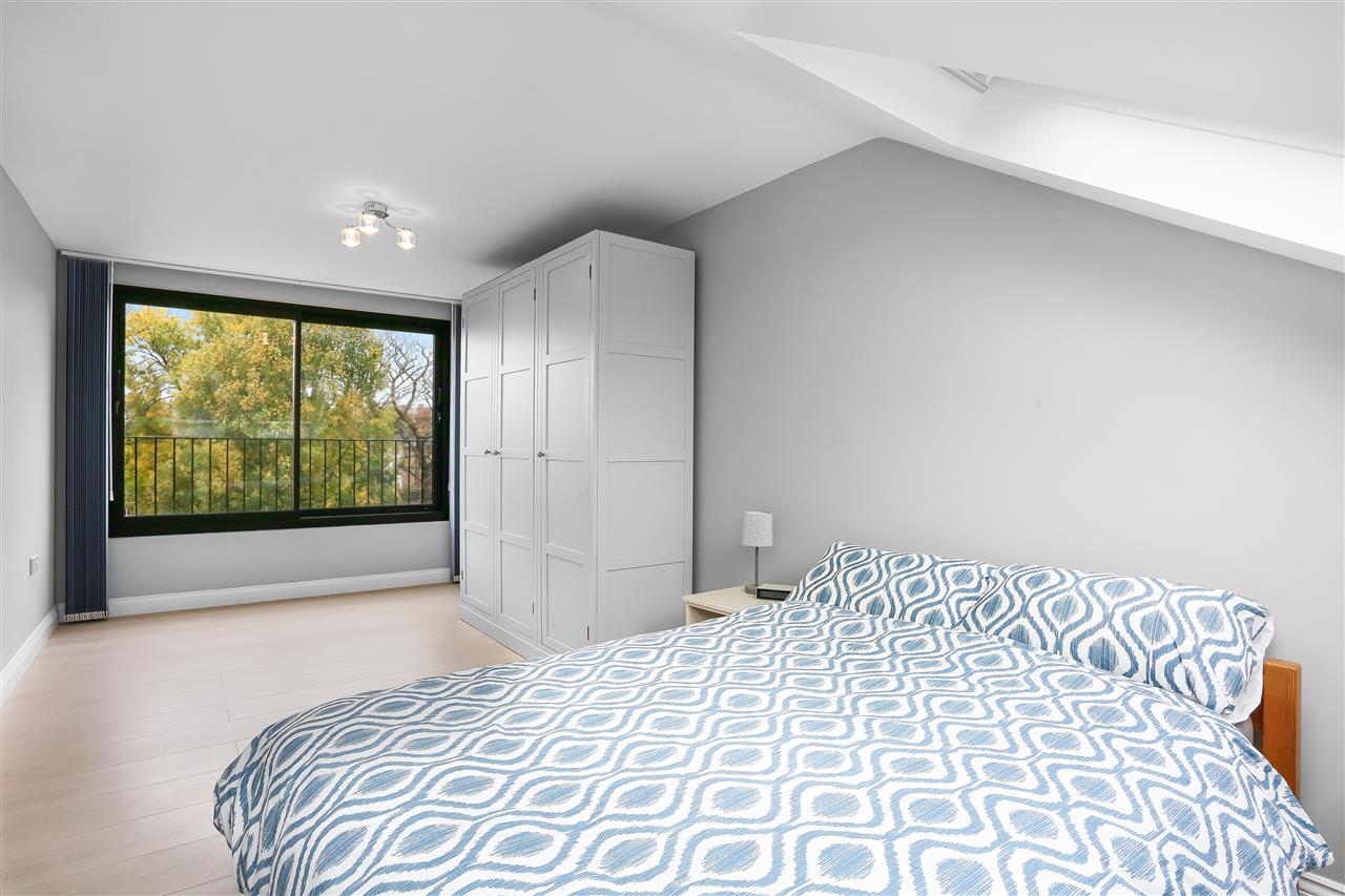 2 bed flat for sale in Tufnell Park Road 5