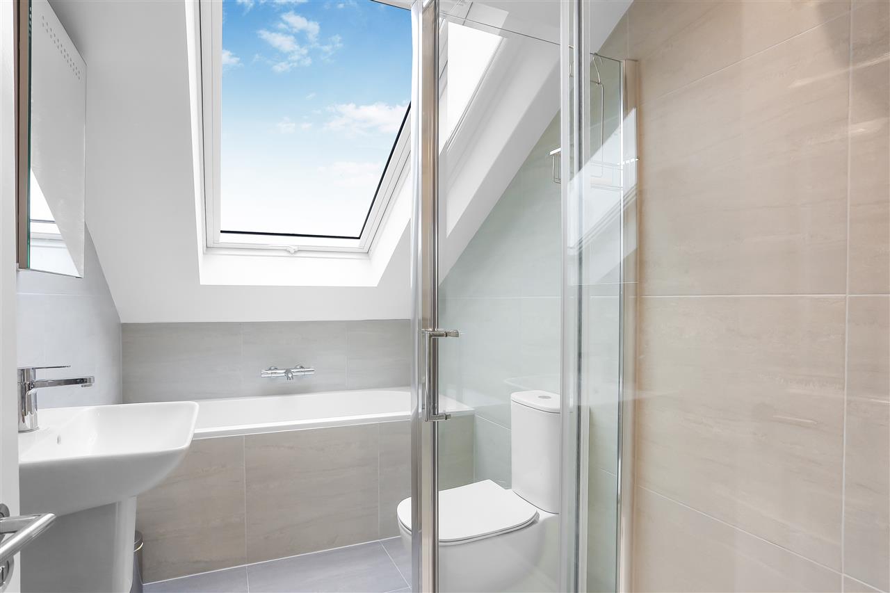 2 bed flat for sale in Tufnell Park Road 6