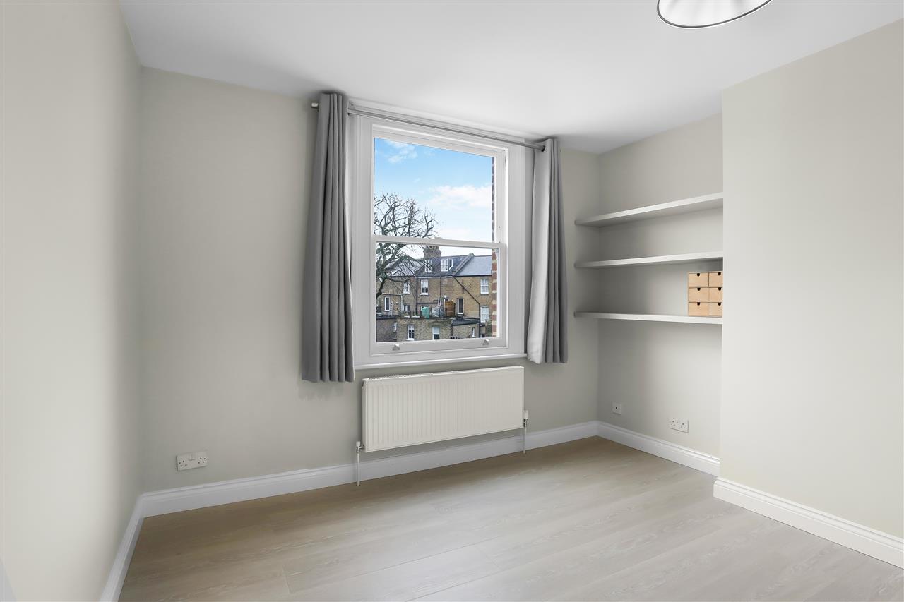2 bed flat for sale in Tufnell Park Road  - Property Image 11