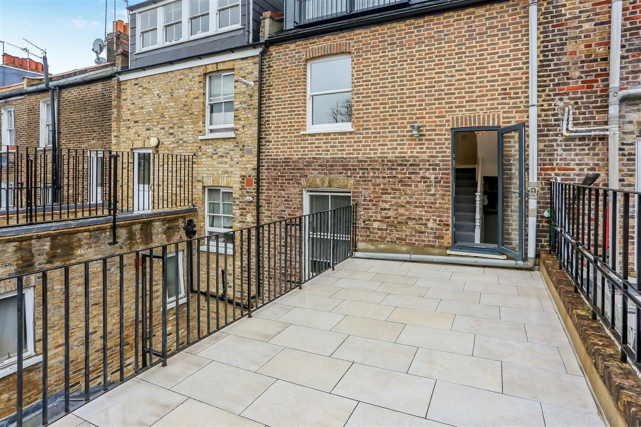 2 bed flat for sale in Tufnell Park Road  - Property Image 12