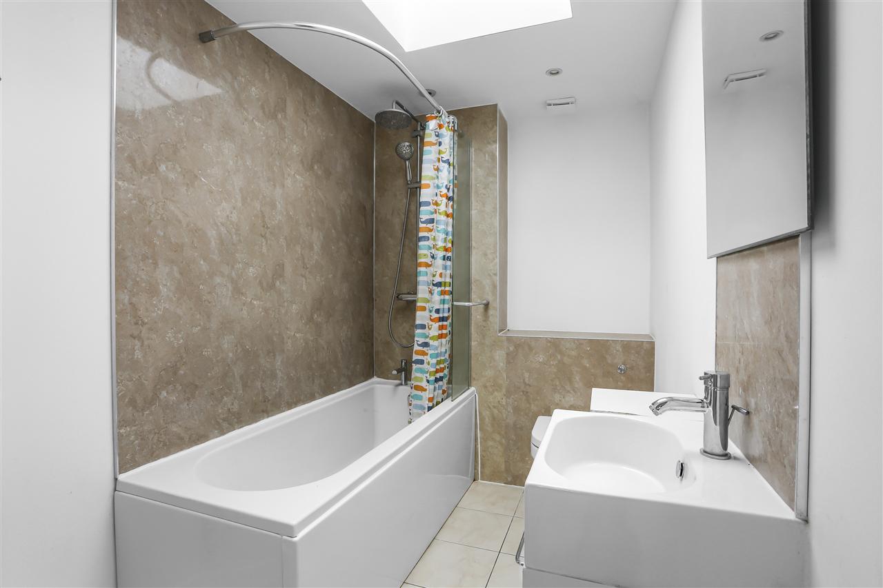 2 bed flat for sale in Ingestre Road  - Property Image 5