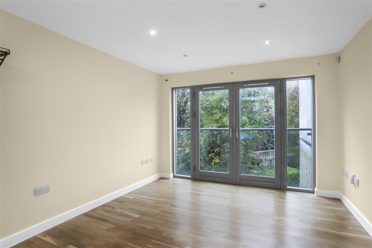 2 bed flat for sale in Ingestre Road 7