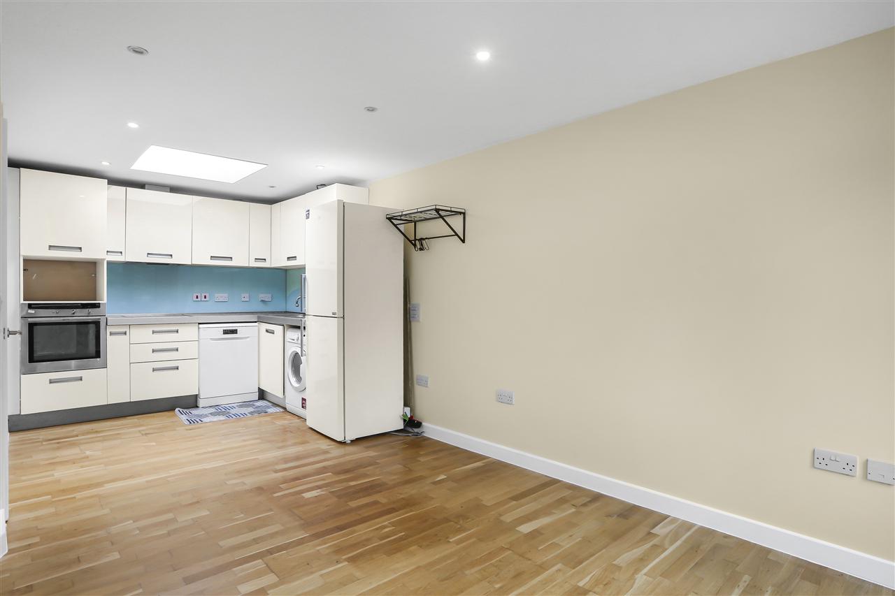2 bed flat for sale in Ingestre Road 9