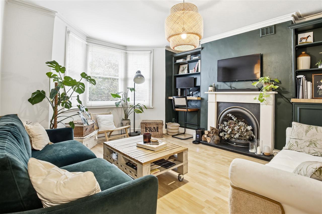 1 bed flat for sale in Montpelier Grove  - Property Image 3