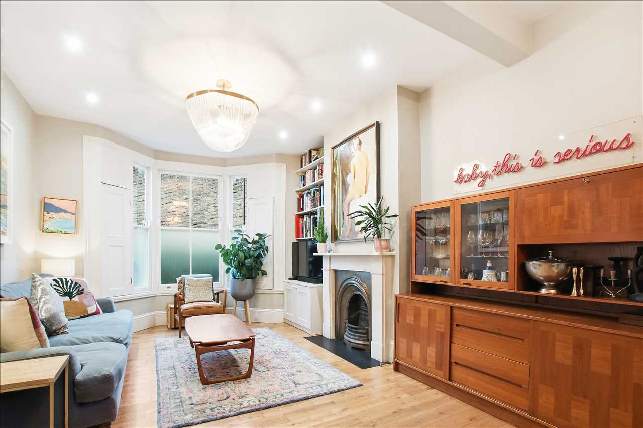 5 bed for sale in Kiver Road  - Property Image 2