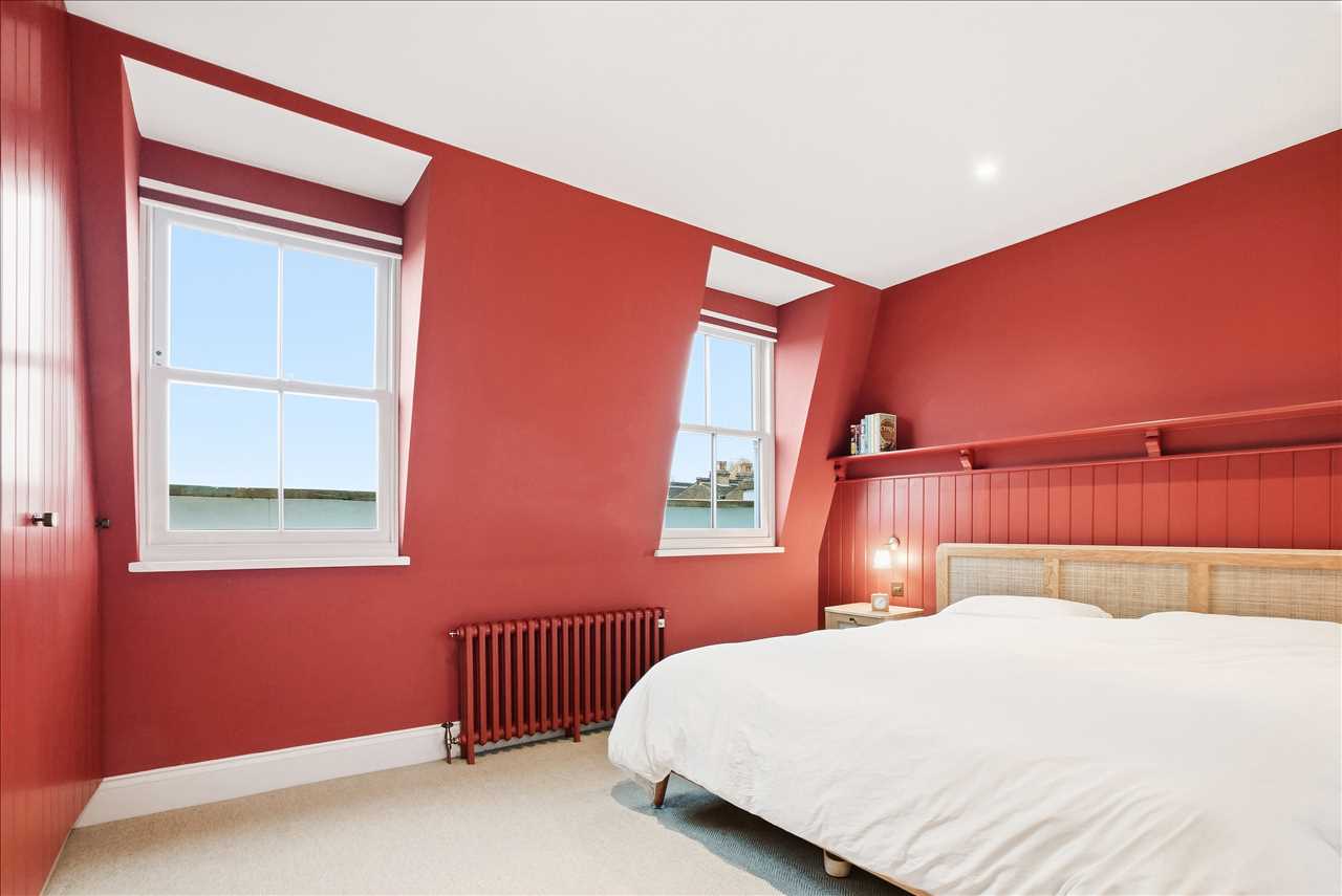 5 bed for sale in Kiver Road 8