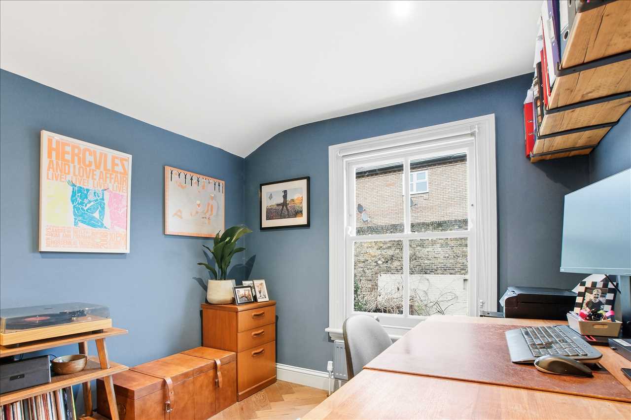 5 bed for sale in Kiver Road 9