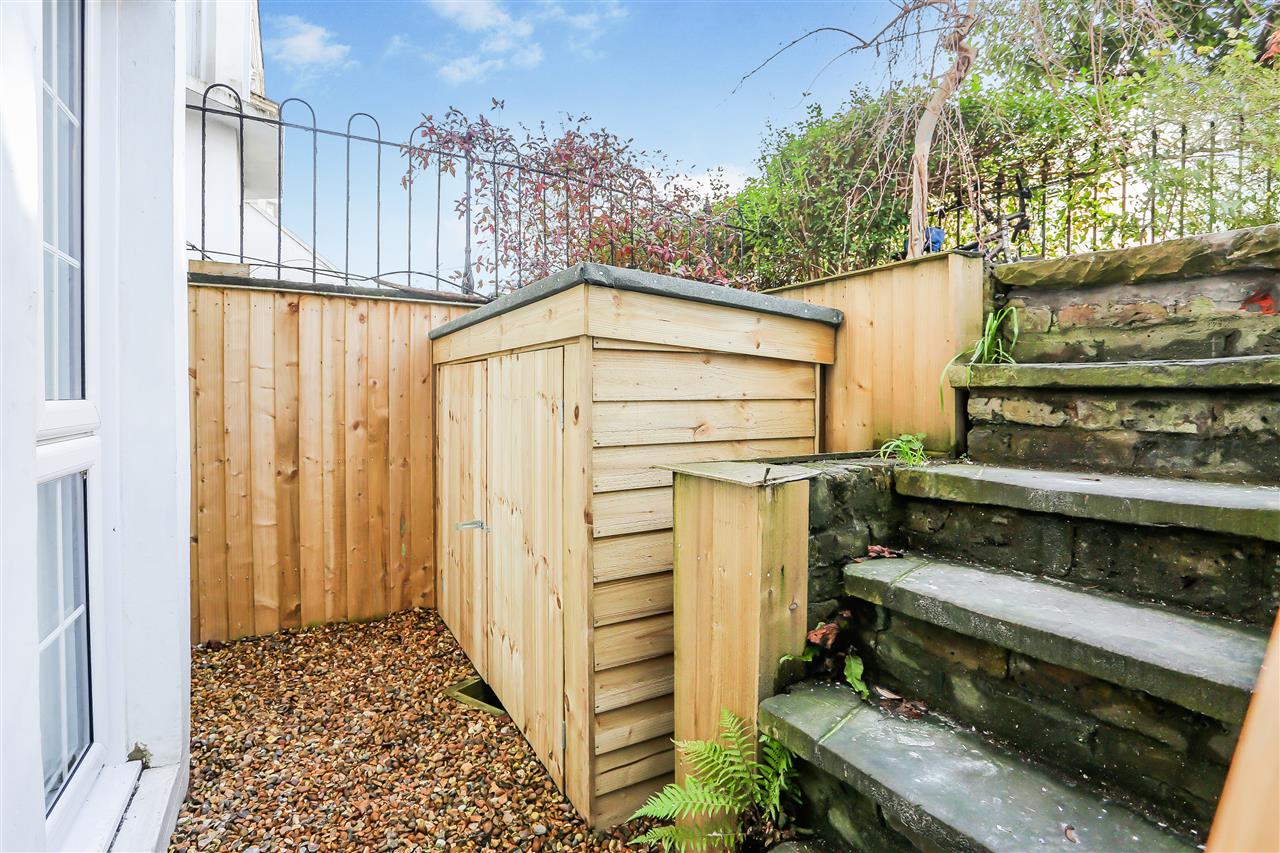 1 bed flat for sale in Leighton Road 14