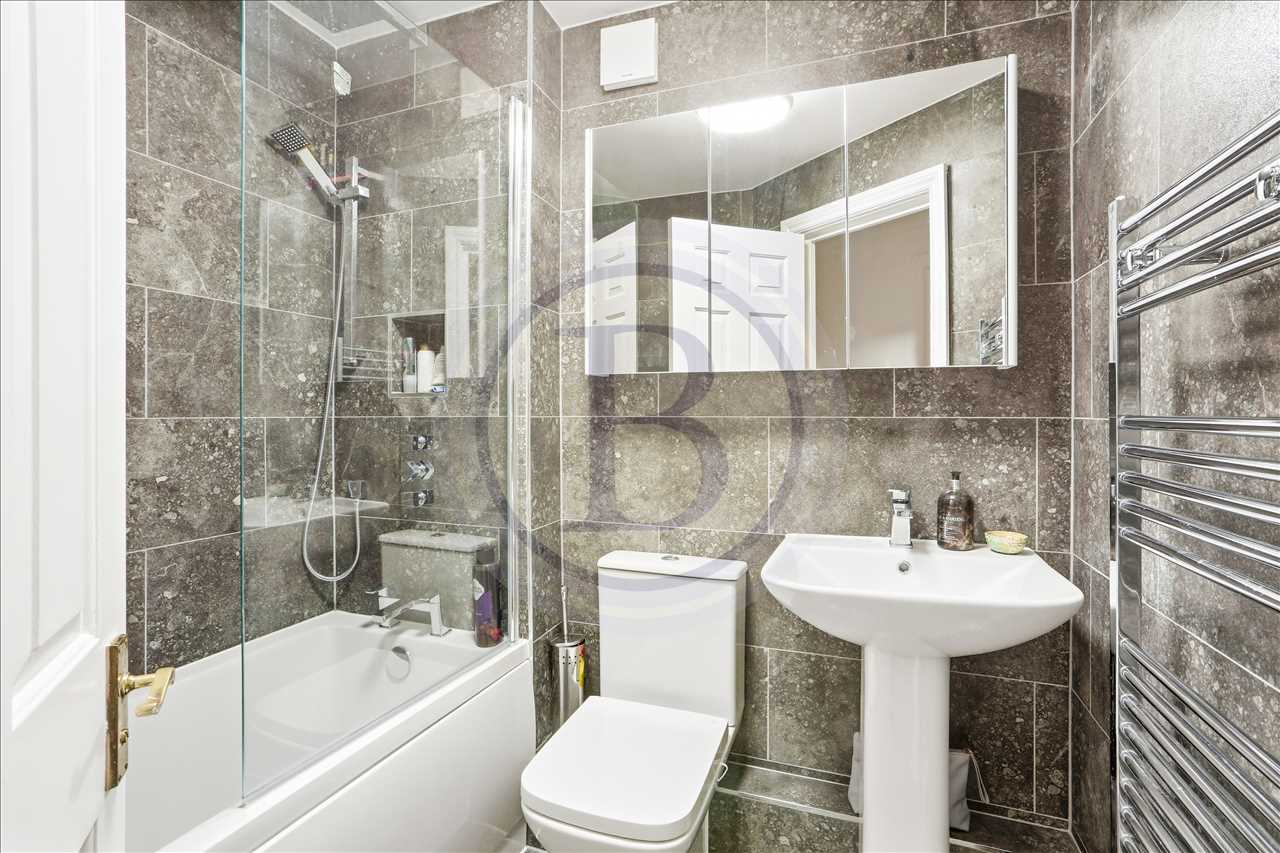 2 bed flat for sale in Goddard Place 8