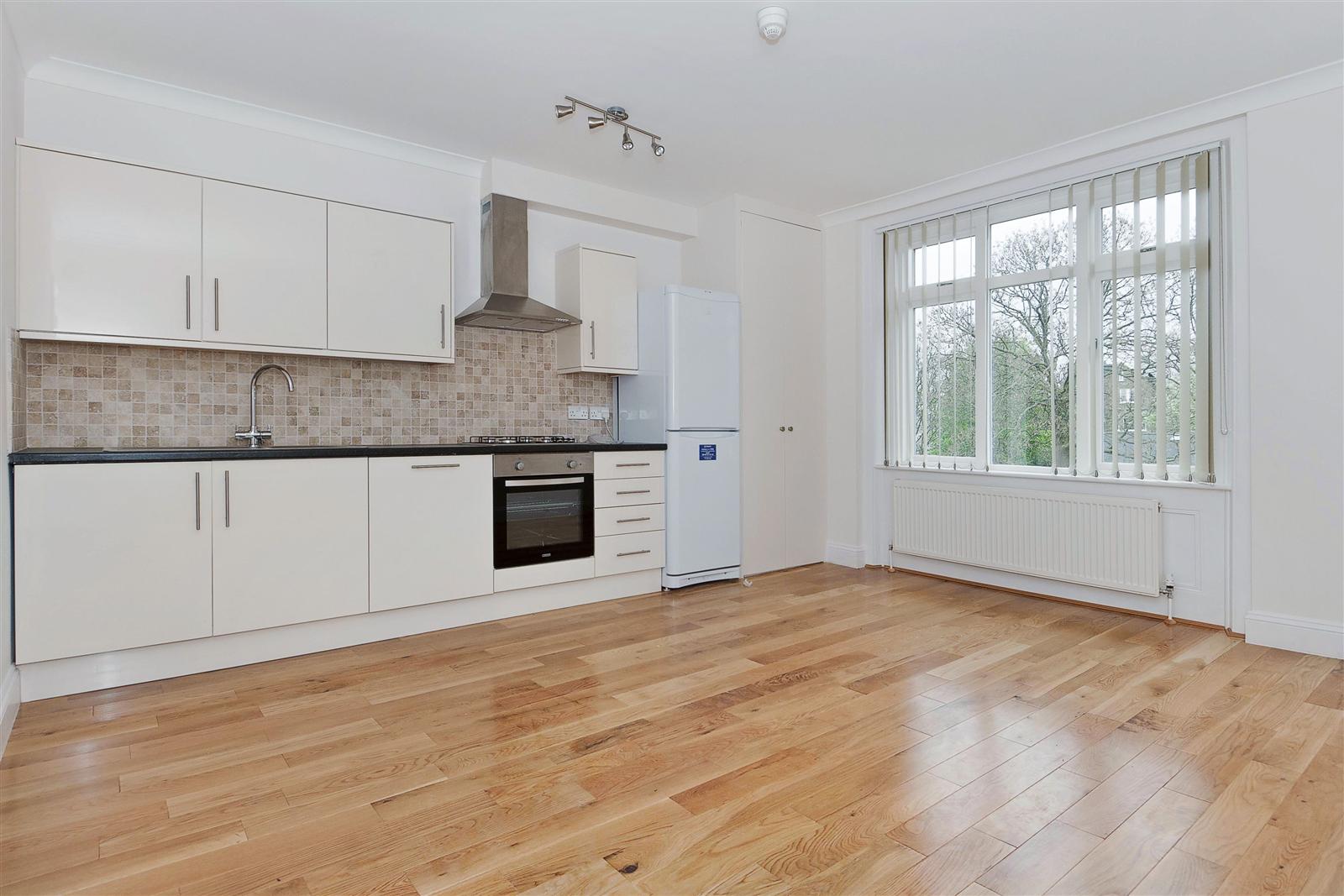 3 bed flat to rent in Anson Road 0