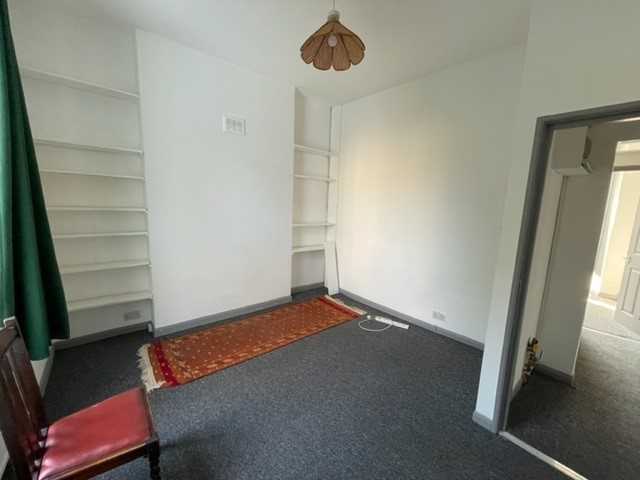 1 bed flat to rent in Colvestone Crescent 4